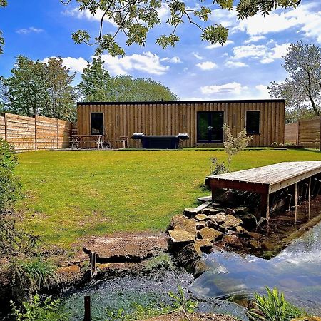 Mill Stream Retreat Villa Legbourne Bagian luar foto