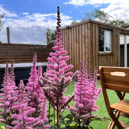 Mill Stream Retreat Villa Legbourne Bagian luar foto