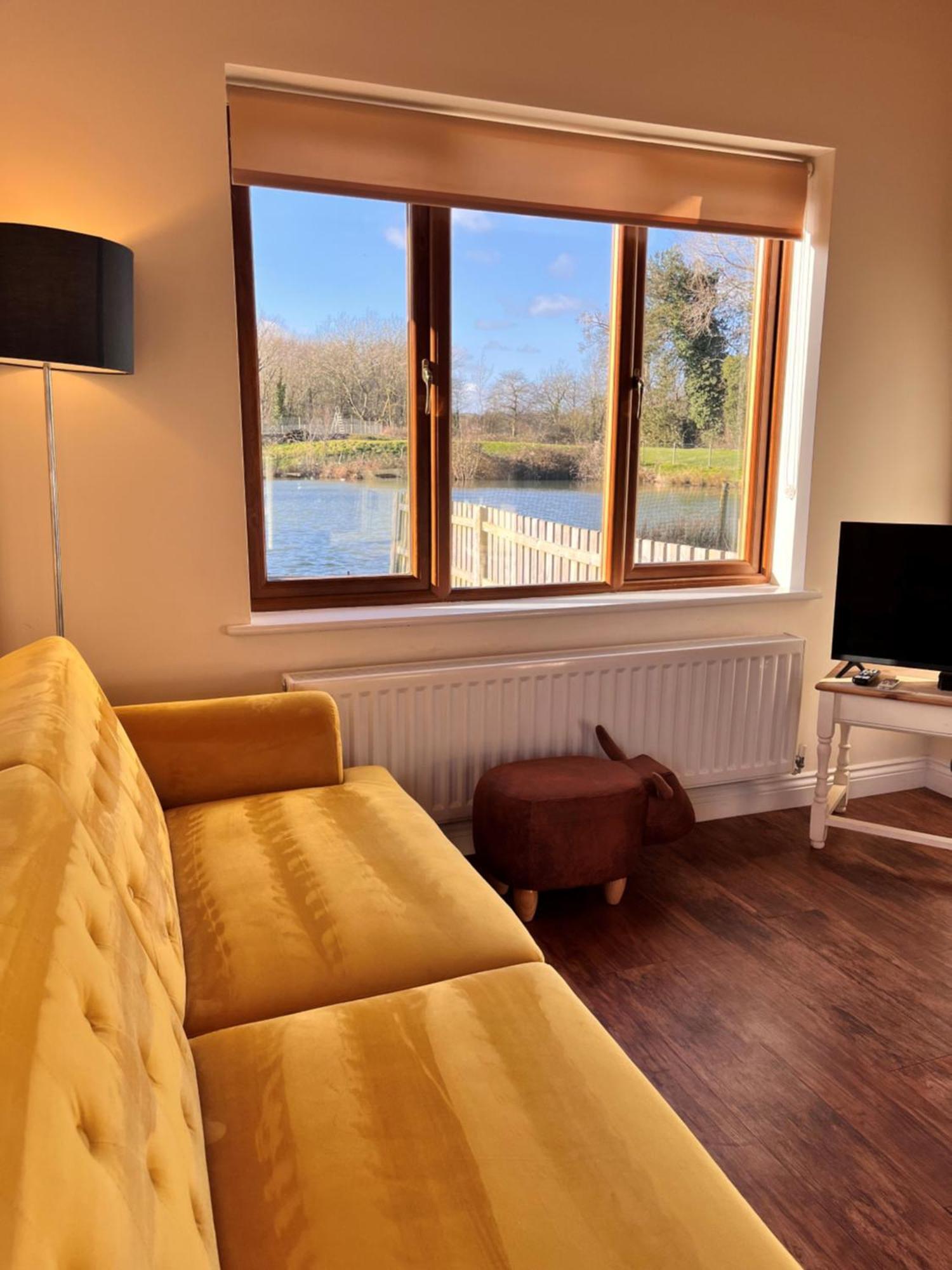 Mill Stream Retreat Villa Legbourne Bagian luar foto