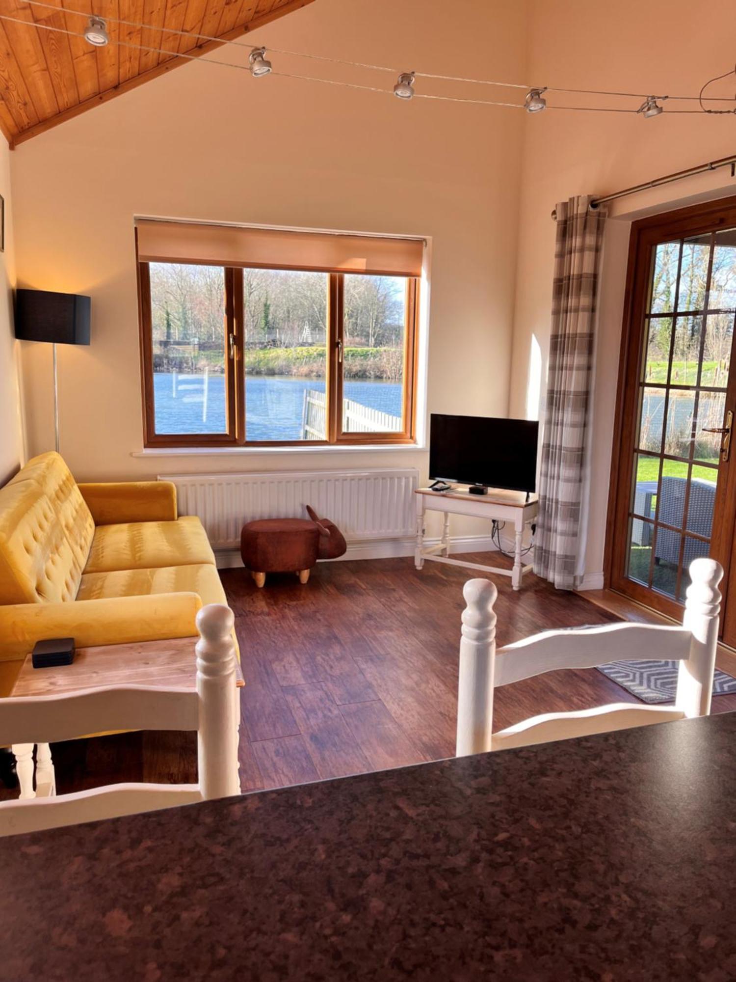 Mill Stream Retreat Villa Legbourne Bagian luar foto